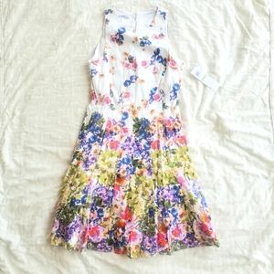Maggie London sleeveless floral dress, Size 4, NWT